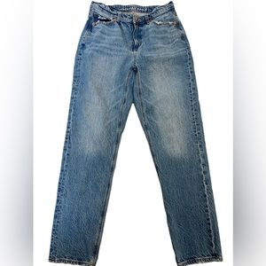 American Eagle Straight Mom High Rise Light Wash Blue Jeans Distressed Pockets 2